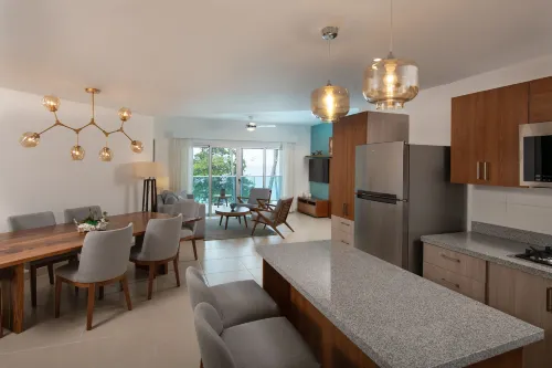 Luxury Penthouse & Imperial Suites - Merinäköala