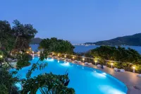 Club Bellamare  Beach Hotels in Adaköy