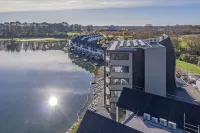 Clearwater Quays Apartments - parking