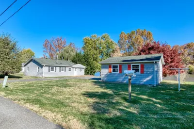 House on the New River, 3Br, 20 Minutes from VT