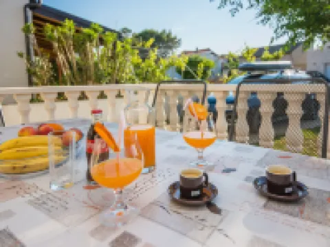 Apartments Loncar Hotels in Vir