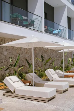 Black Diamond Hotel Dhermi Отели рядом с достопримечательностью «Qeparo Beach»