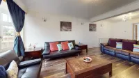 Charming 5-Bed House in Grays Hotels in der Nähe von Chafford Hundred Lakeside Railway Station
