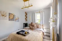 Elegant Serene Escape in Wyandotte