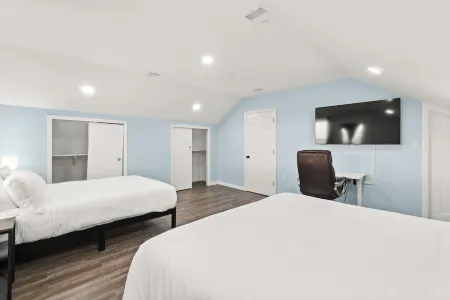 Full House, 7 Bedrooms, 9 Beds, 4 Bathrooms Close to NYC & EWR