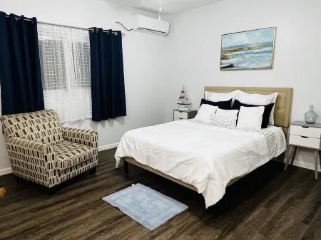 Adorable Private Room with partial Sea View