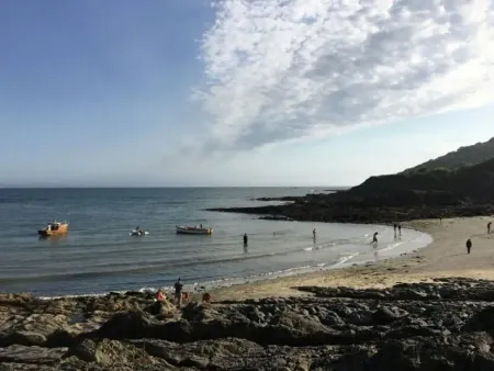 A beautiful luxury apartment 2.5 miles from Fowey - Dog friendly. Отели в г. Пар