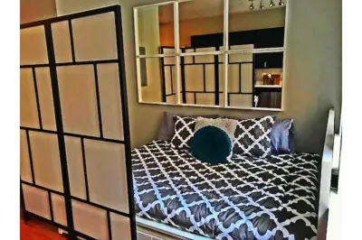 Chic Downtown Studio! 4 Min Walk to Waterfront!