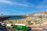 Studio the center of the tourist area with ocean views!