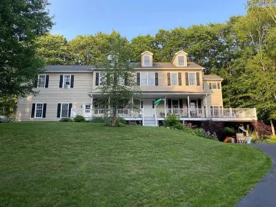 3 min. to DreamsPark & 21 min. to CASV, 33 ft. Long Heated Pool, Fun, & Private