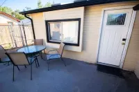 Cozy modern farmhouse in the heart of Cheyenne Once Upon A Child - Cheyenne附近的飯店