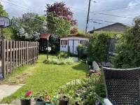 Beautiful cottage near river close to montreal 鄰近Castle Taillefer Lafon的酒店