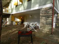 Semi-detached villa with garden