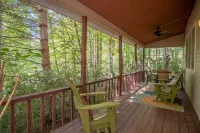 Highlands/Lake Glenville Area-Hot Tub-Mtn Stream-WIFI-Seclusion