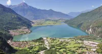 LARGE APARTMENT BETWEEN LAKE & MOUNTAINS