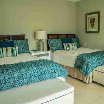 Breathless Beauty, Oceanfront Condo 180 degree views Rooms