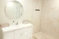 2BR Apartment w Island View, large resort pool #6