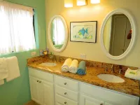Stunning Beachfront Luxury Condo in Sapphire Beach Resort, St. Thomas W/D WiFi