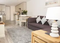 Malt Cottage - Luxury 2 Bedroom, Pet friendly cottage in old town Padstow