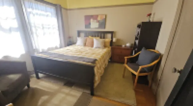 Marvelous 2-bedroom apartment with WiFi in  North Oakland