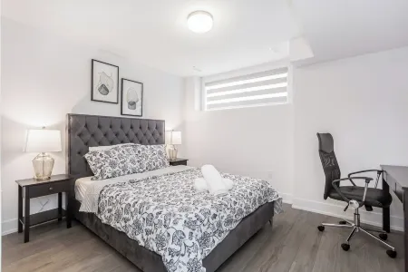 Cozy Getaway in Uptown Waterloo