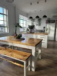 Old Bank Townhouse in Central Motueka, Modern and Clean. Everything at your door