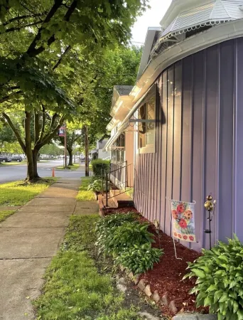 Decatur Dreamer LOCATION! Stunning property one block from Seneca Lake harbor! Отели рядом с достопримечательностью «Парк штата Уоткинс Глен»