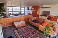 Cozy house at the lake Hotels in Nazareth