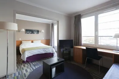 Paris15 Balcony Parking, 1Bedroom, Sleeps 4