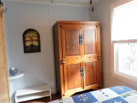 Modern Cottage - Fast WIFI, Gas grill, boats, golf, FENCED yard - lg/sm DOGS