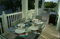 "Luxurious Villa" 2 Bedroom / 2 Bath Hotels in Bailey Town