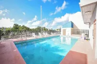 Amazing Yacht With Resort Amenities In The Heart Of Key Largo