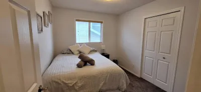 Cozy 2-Bedroom Shared Space (Not an Entire Home) – Your Gateway to the Mountains Hotels near Royal Oak Centre