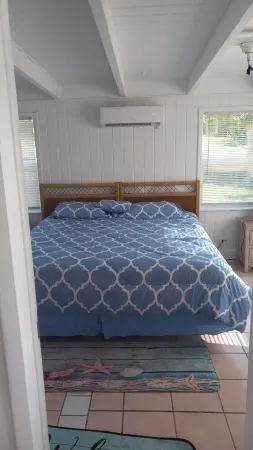 Adorable Remodeled Cottage-Ocean Front on Coco Bay-25% Fall Discount!