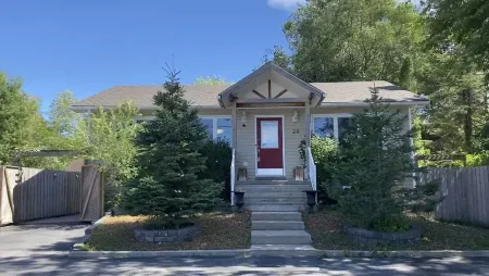 Wasaga Cottage 2 min from beach 1! 5min from blueberry trail