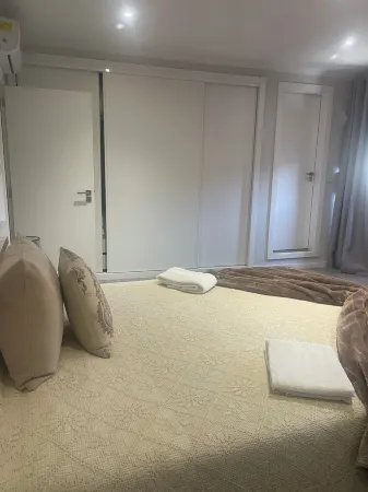 Casa da Burra- Alto Douro Vinhateiro,Casa em pedra alia a tradição ao conforto. Отели в г. Алихо