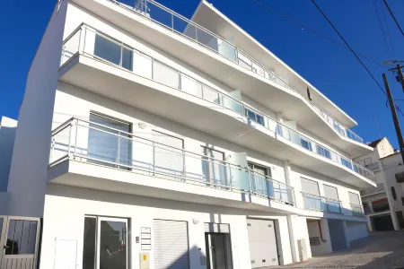 The Penthouse - Private Heated Pool and Sea View Terrace Отели в г. Назаре