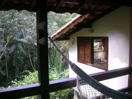 Charming and cozy chalet on the mining side of Vila de Maringá.