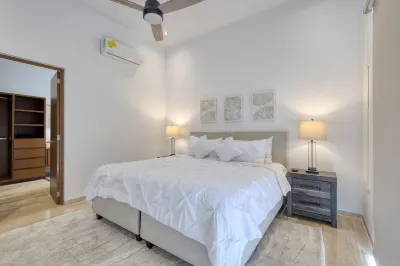 Lux New Condo in Gated Community w/ Pool Arch View Close to Downtown Cabo