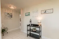 Indian River Waterfront Home with private dock, heated pool, fenced back yard Hotels in Micco