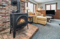 Merry Maple Getaway Hotels in Mendon