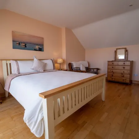 Spacious Comfortable Holiday Home in the Heart of Dingle
