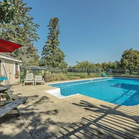 Farmhouse with pool