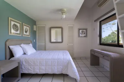 Beautiful 2 BR condo, pool, tenis court on Palma Real golf course