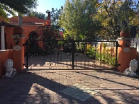 Downtown,Italian Villa For Two,Resort Style.5 minutes to Siesta-Lido.