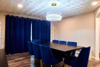Dee's Lounge, Your Relaxation Oasis - WiFi