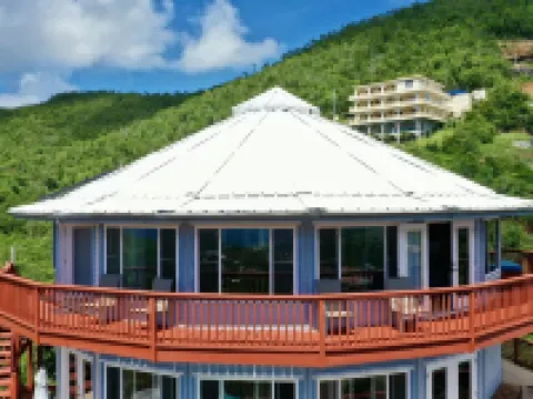 Breathtaking Panoramic Views Of The Caribbean Sea From This Luxury Villa サウスサイドのホテル