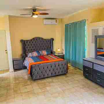 Luxury Private Villas w Pool and near Beach. No All Inclusive Fees. Sleeps 40! Rooms