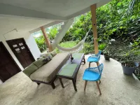 Casita de 2 Plantas Cerca del Parque Nacional Tortuguero. Ideal Para Relajarse