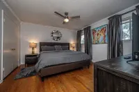 30 Min to OU!  Spacious 5 Bedroom Home with Private Pool and Hot Tub - プライペートプール